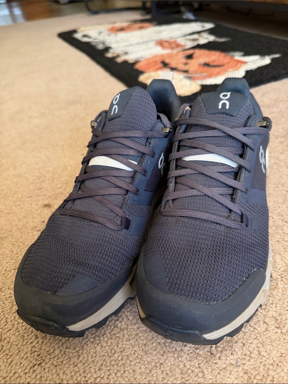 Excellent used condition- On Cloud Women's Cloudwander Waterproof Size 9 Navy